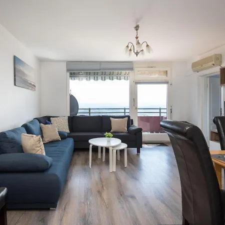 Hoehenblick - A1011 By Interhome * Lahnstein